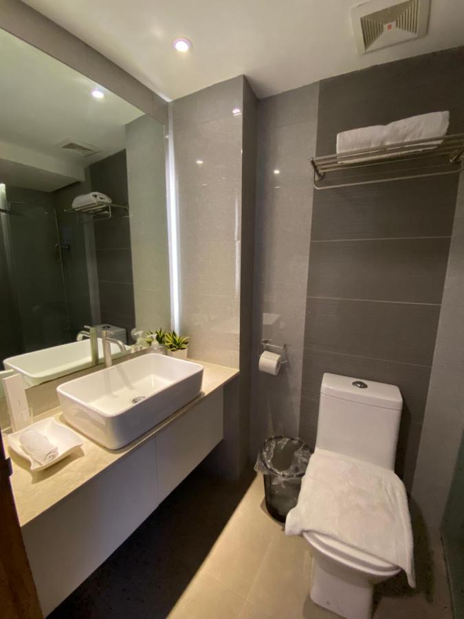 Tely'S Bed & Breakfast Iloilo Powered By Cocotel Kültér fotó