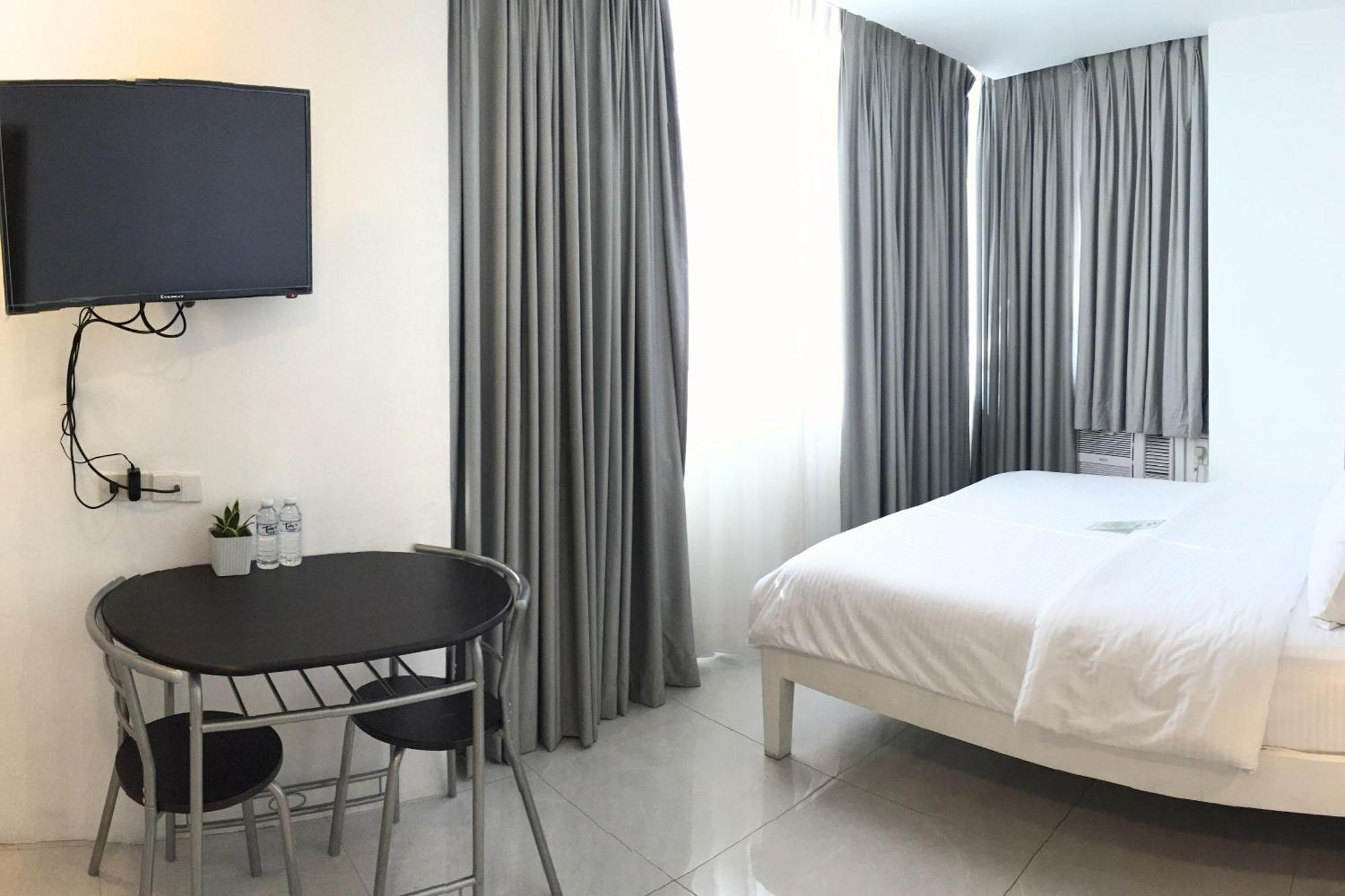 Tely'S Bed & Breakfast Iloilo Powered By Cocotel Kültér fotó