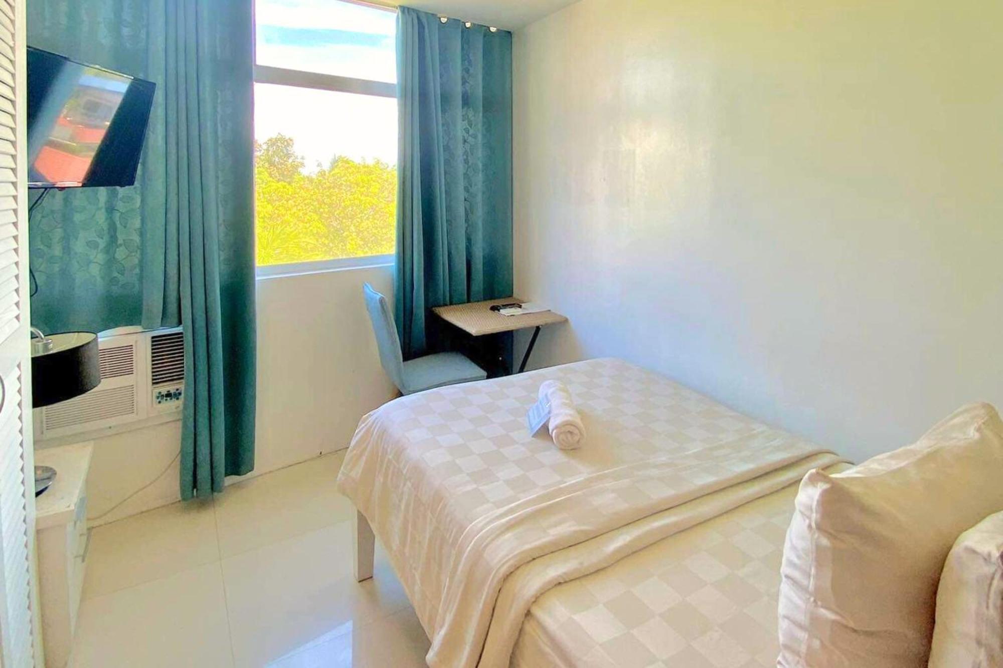Tely'S Bed & Breakfast Iloilo Powered By Cocotel Kültér fotó