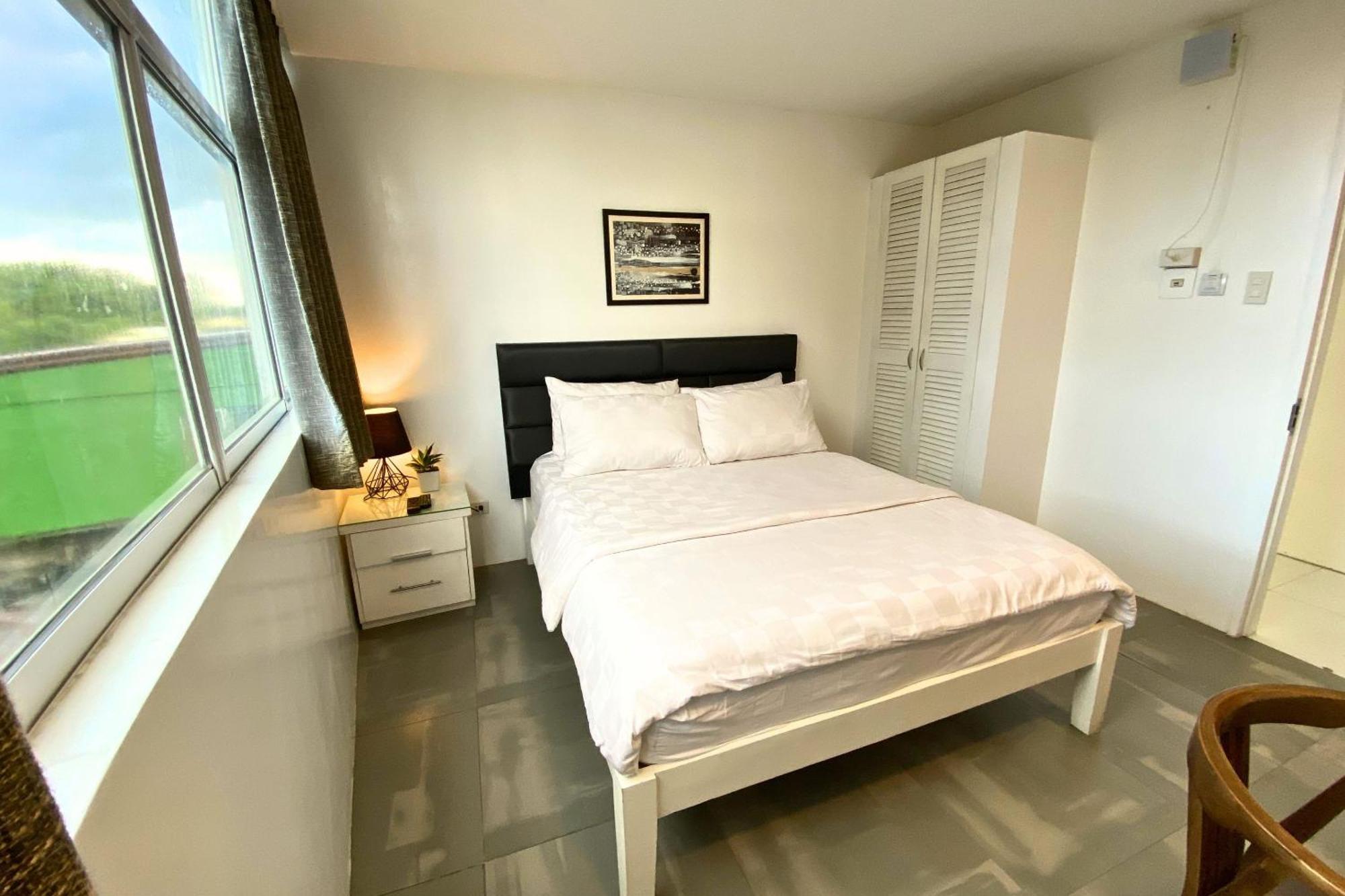 Tely'S Bed & Breakfast Iloilo Powered By Cocotel Kültér fotó